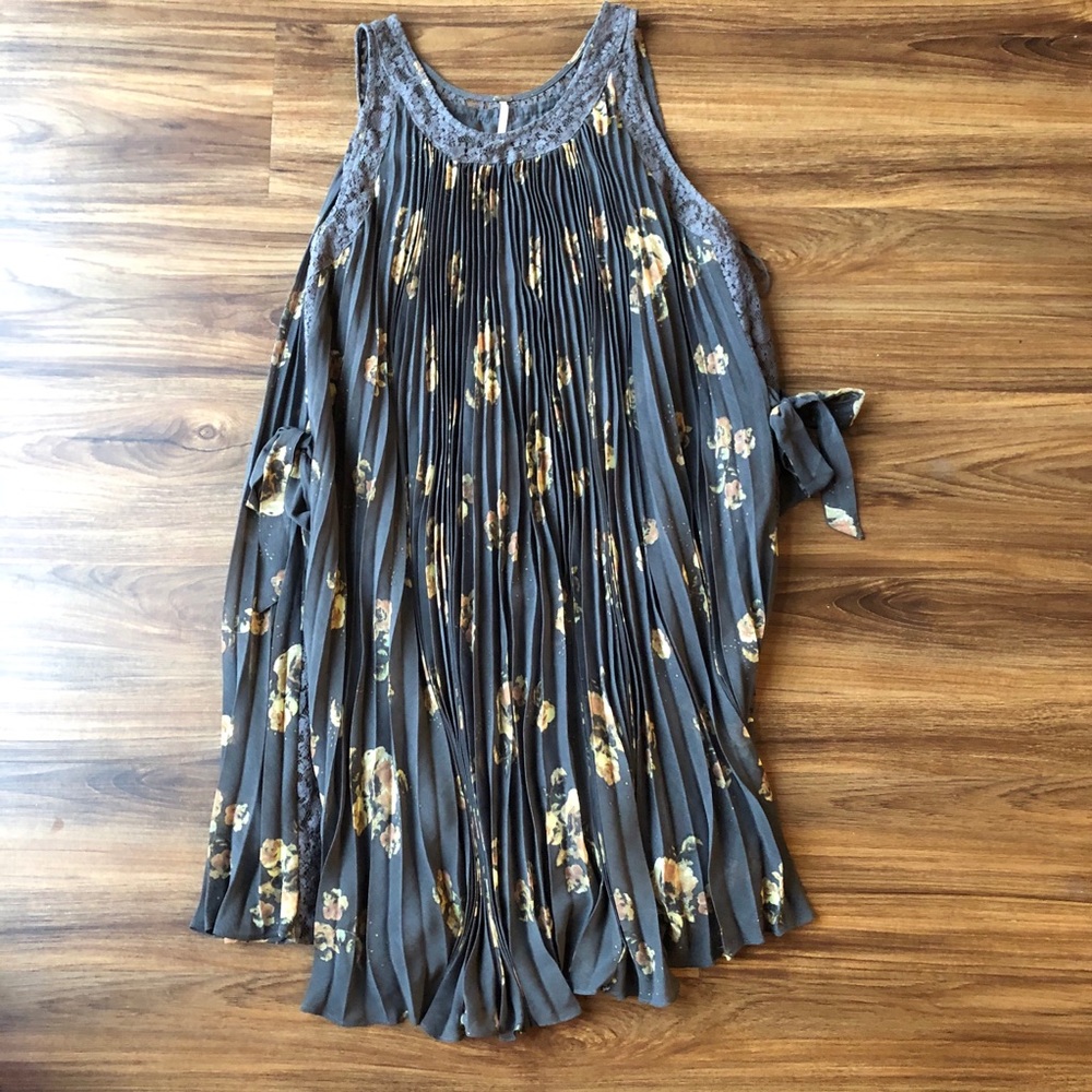 Free People Gray And Floral Pleaded Dress